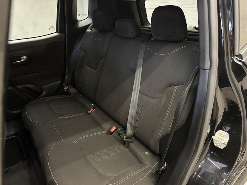 Foto do veículo JEEP RENEGADE  SPORT T270 1.3 TB 4X2 FLEX AUT. 2023 24.327 KM 105.900,00