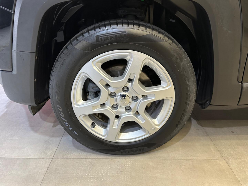 Foto do veículo JEEP RENEGADE  SPORT T270 1.3 TB 4X2 FLEX AUT. 2023 24.327 KM 105.900,00