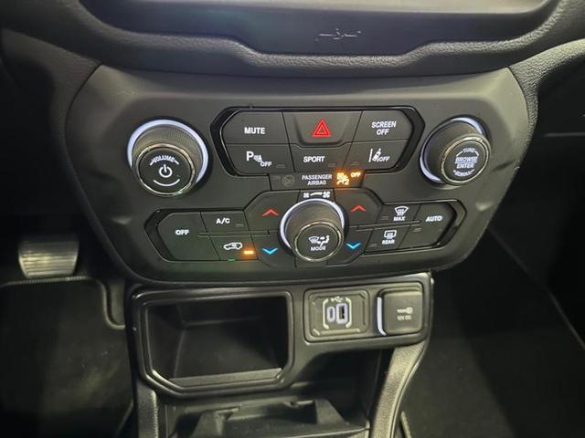 Foto do veículo JEEP RENEGADE  LONGITUDE T270 1.3 TB 4X2 FLEX AUT 2024 10.700 KM 134.900,00
