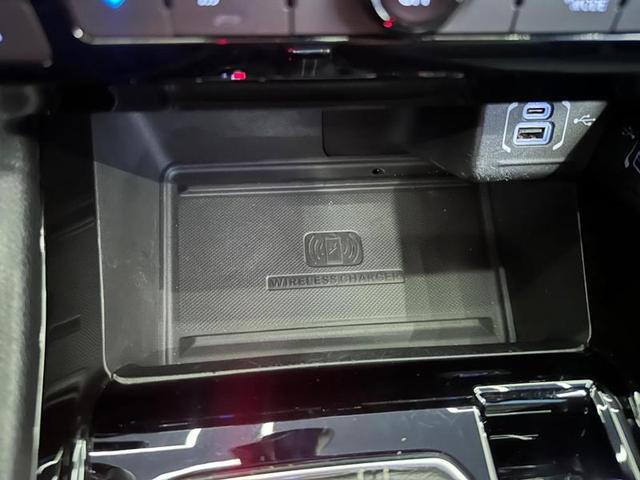 Foto do veículo JEEP COMPASS  SERIE S TF 2023 13.734 KM 179.900,00