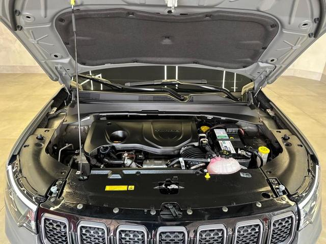 Foto do veículo JEEP COMPASS  SERIE S TF 2023 13.734 KM 179.900,00