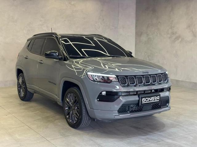 Foto do veículo JEEP COMPASS  SERIE S TF 2023 13.734 KM 179.900,00
