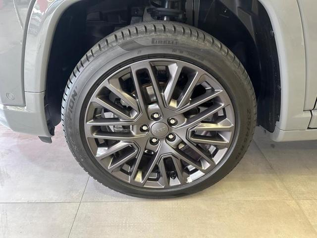 Foto do veículo JEEP COMPASS  SERIE S TF 2023 13.734 KM 179.900,00