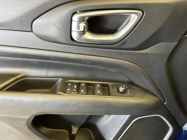 Foto do veículo JEEP COMPASS  LONG TF 2022 42.202 KM 131.900,00