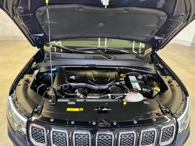 Foto do veículo JEEP COMPASS  LONG TF 2022 42.202 KM 131.900,00
