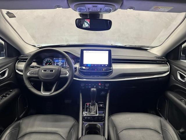 Foto do veículo JEEP COMPASS  LONG TF 2022 42.202 KM 131.900,00