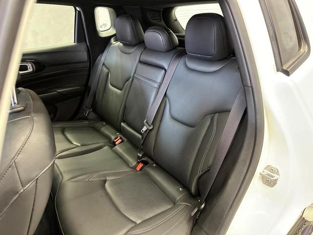 Foto do veículo JEEP COMPASS  SERIE S TF 2023 17.486 KM 177.900,00