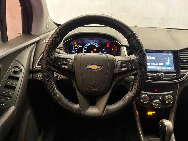 Foto do veículo CHEVROLET TRACKER  LT 1.4 TURBO 16V FLEX 4X2 AUT. 2018 84.975 KM 81.900,00