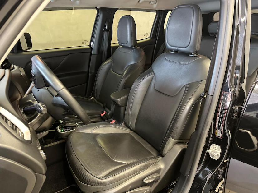 Foto do veículo JEEP RENEGADE  LONGITUDE 1.8 FLEX AUTOMATICO 2021 47.781 KM 91.900,00