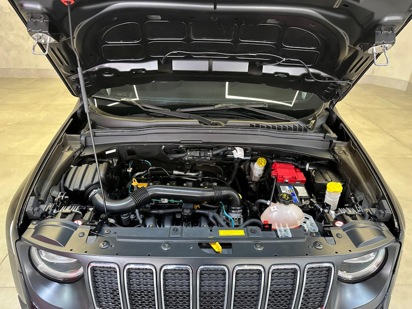 Foto do veículo JEEP RENEGADE  LONGITUDE 1.8 FLEX AUTOMATICO 2021 47.781 KM 91.900,00