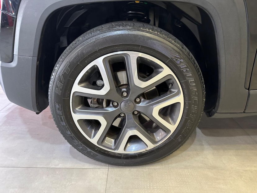 Foto do veículo JEEP RENEGADE  LONGITUDE 1.8 FLEX AUTOMATICO 2021 47.781 KM 91.900,00