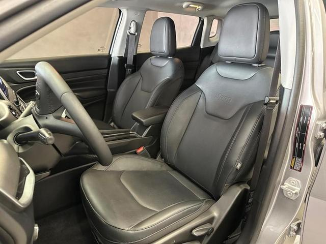 Foto do veículo JEEP COMPASS  LONG TF 2023 9.590 KM 145.900,00