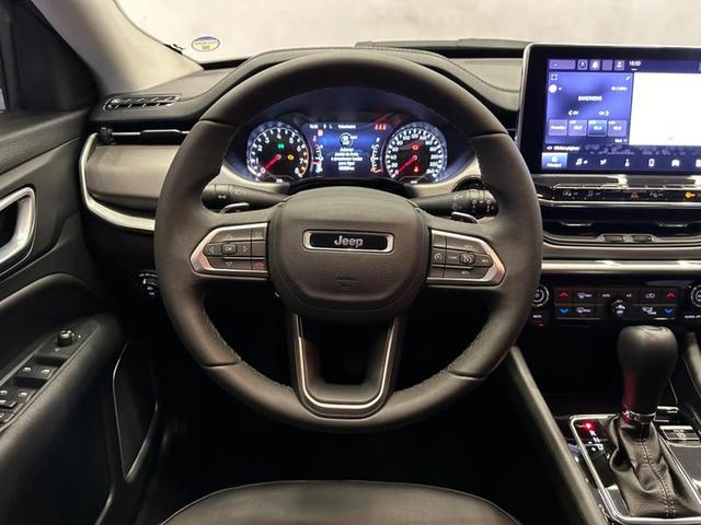 Foto do veículo JEEP COMPASS  LONG TF 2023 9.590 KM 145.900,00