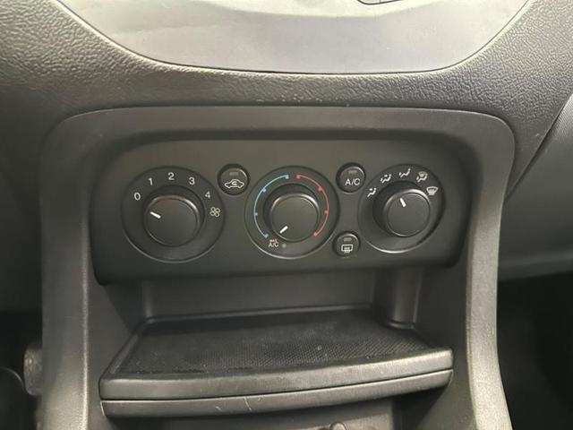 Foto do veículo FORD KA  1.0 SE 12V FLEX 4P MANUAL 2017 103.495 KM 43.900,00
