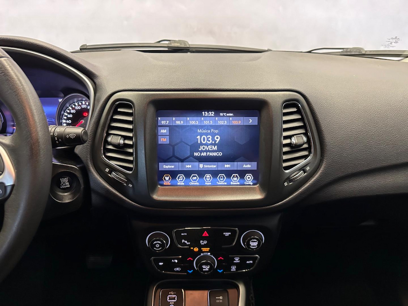 Foto do veículo JEEP COMPASS  LONGITUDE 2.0 FLEX 16V AUT 2020 60.067 KM 104.900,00