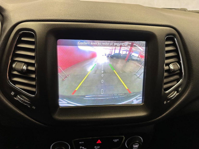 Foto do veículo JEEP COMPASS  LONGITUDE 2.0 FLEX 16V AUT 2020 60.067 KM 104.900,00