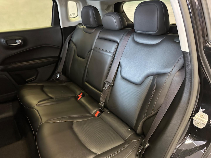 Foto do veículo JEEP COMPASS  LONGITUDE 2.0 FLEX 16V AUT 2020 60.067 KM 104.900,00