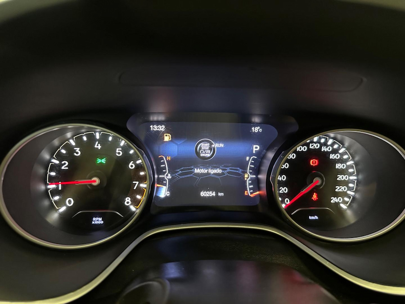Foto do veículo JEEP COMPASS  LONGITUDE 2.0 FLEX 16V AUT 2020 60.067 KM 104.900,00