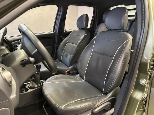 Foto do veículo RENAULT DUSTER OROCH  DYNA. 1.6 HI-FLEX 16V MEC 2016 55.546 KM 74.900,00