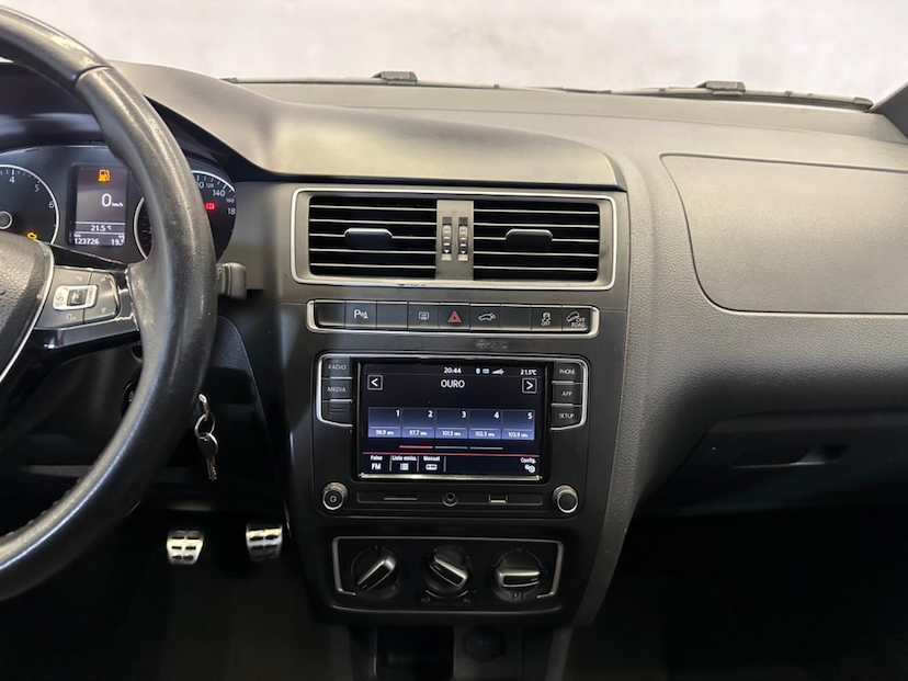 Foto do veículo VOLKSWAGEN CROSSFOX  1.6 16V 2018 123.674 KM 59.900,00