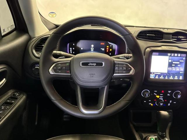 Foto do veículo JEEP RENEGADE  LONGITUDE T270 1.3 TB 4X2 FLEX AUT 2023 36.913 KM 114.900,00