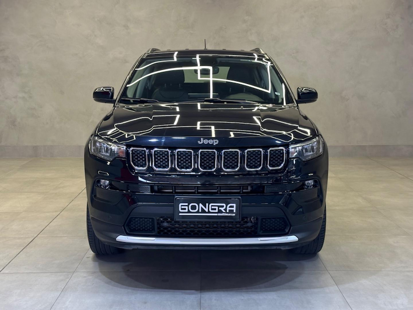 Foto do veículo JEEP COMPASS  LONG TF 2023 24.673 KM 145.900,00