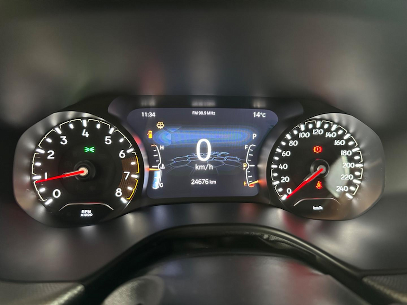 Foto do veículo JEEP COMPASS  LONG TF 2023 24.673 KM 145.900,00