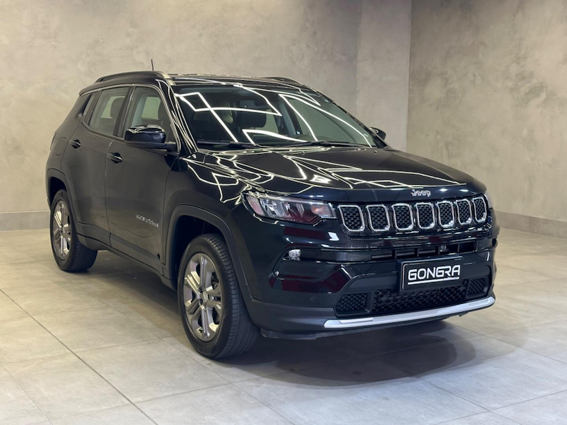 Foto do veículo JEEP COMPASS  LONG TF 2023 24.673 KM 145.900,00
