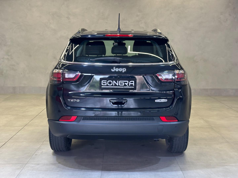 Foto do veículo JEEP COMPASS  LONG TF 2023 24.673 KM 145.900,00