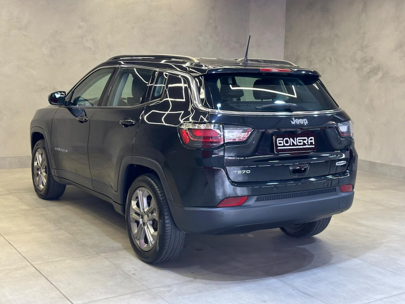 Foto do veículo JEEP COMPASS  LONG TF 2023 24.673 KM 145.900,00