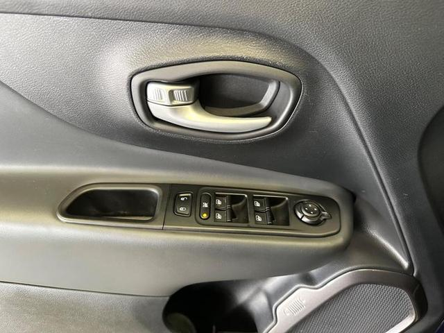 Foto do veículo JEEP RENEGADE  LONGITUDE T270 1.3 TB 4X2 FLEX AUT 2024 5.512 KM 134.900,00