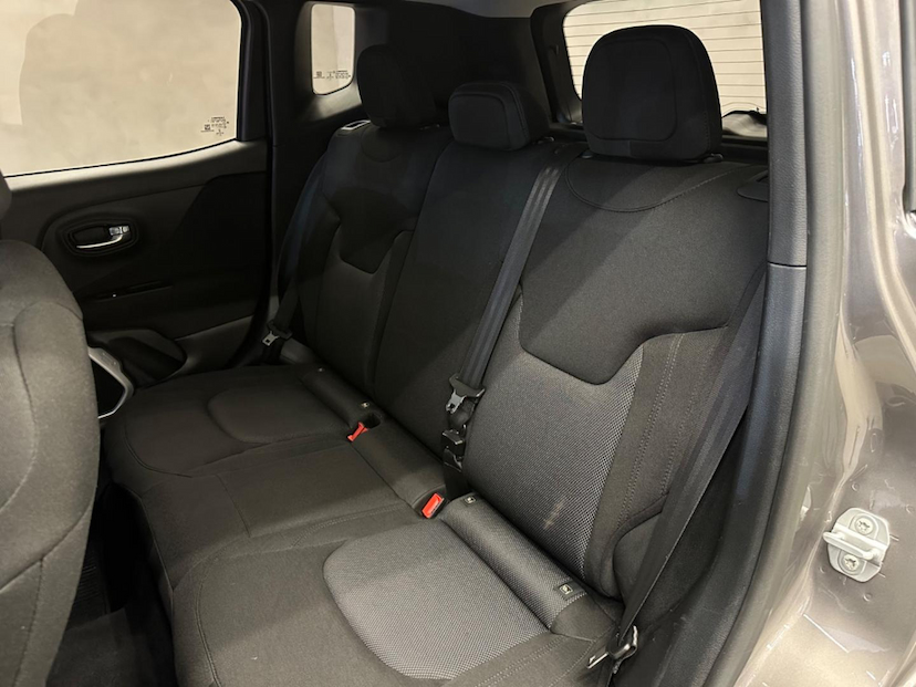 Foto do veículo JEEP RENEGADE  SPORT 1.8 4X2 FLEX 16V AUT. 2019 59.254 KM 78.900,00