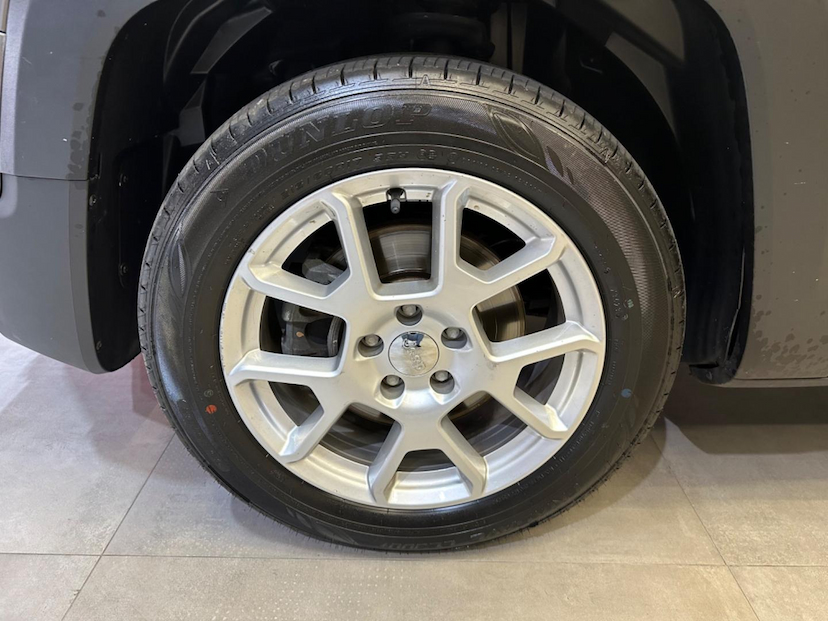 Foto do veículo JEEP RENEGADE  SPORT 1.8 4X2 FLEX 16V AUT. 2019 59.254 KM 78.900,00