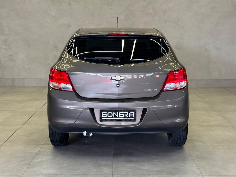 Foto do veículo CHEVROLET ONIX  1.0MT LT 2014 119.413 KM 42.900,00