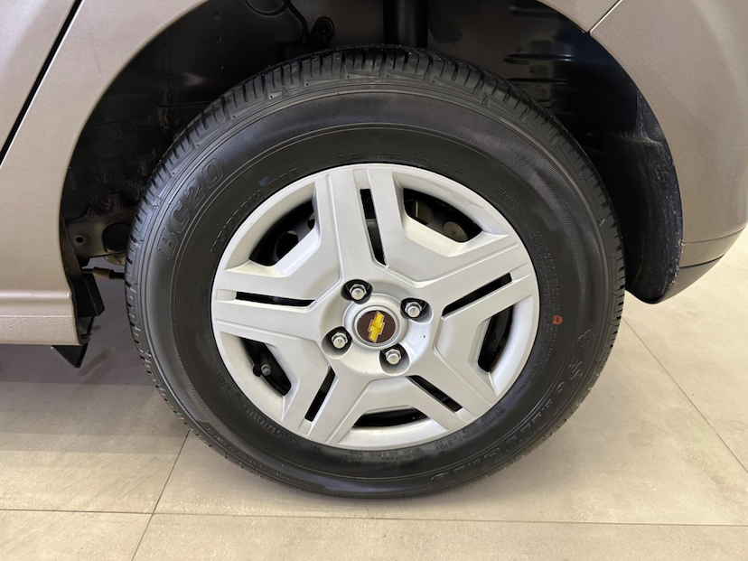 Foto do veículo CHEVROLET ONIX  1.0MT LT 2014 119.413 KM 42.900,00