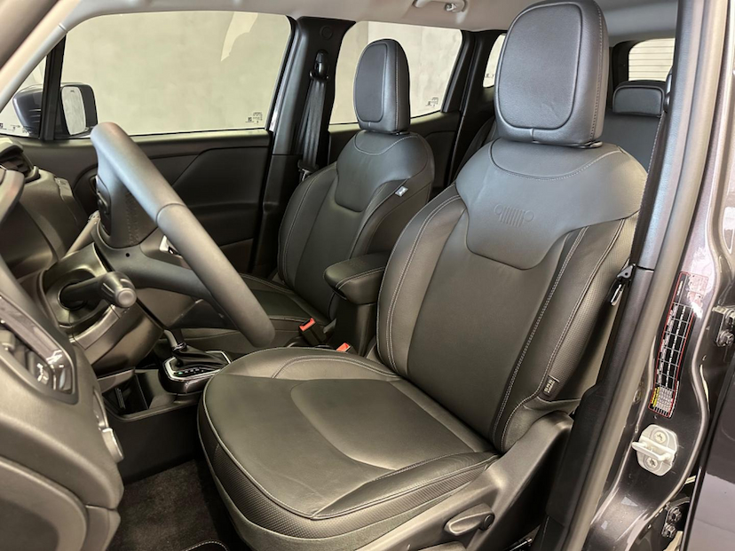 Foto do veículo JEEP RENEGADE  LONGITUDE T270 1.3 TB 4X2 FLEX AUT 2024 24.542 KM 121.900,00
