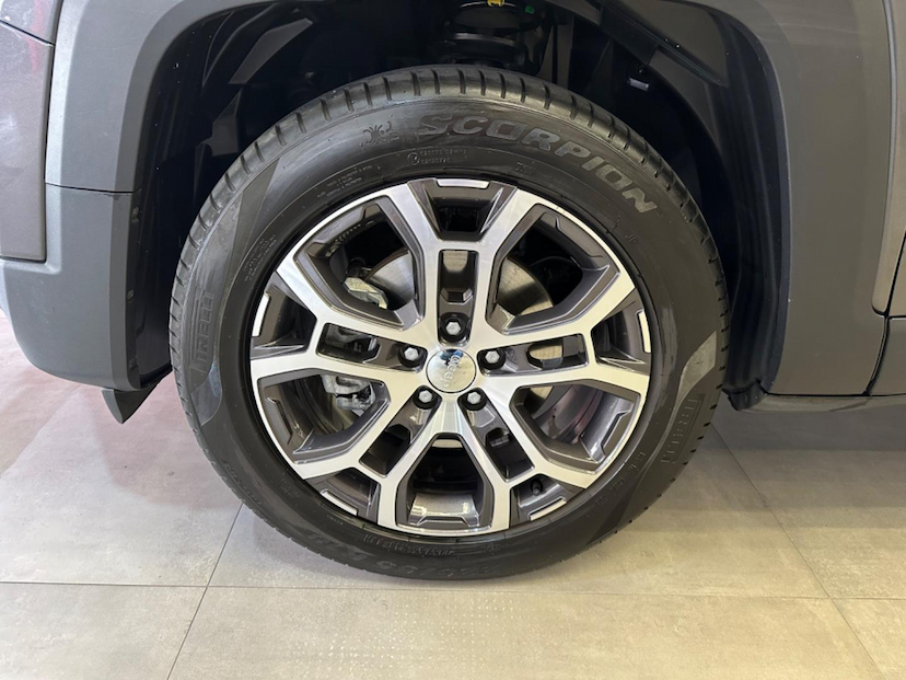 Foto do veículo JEEP RENEGADE  LONGITUDE T270 1.3 TB 4X2 FLEX AUT 2024 24.542 KM 121.900,00