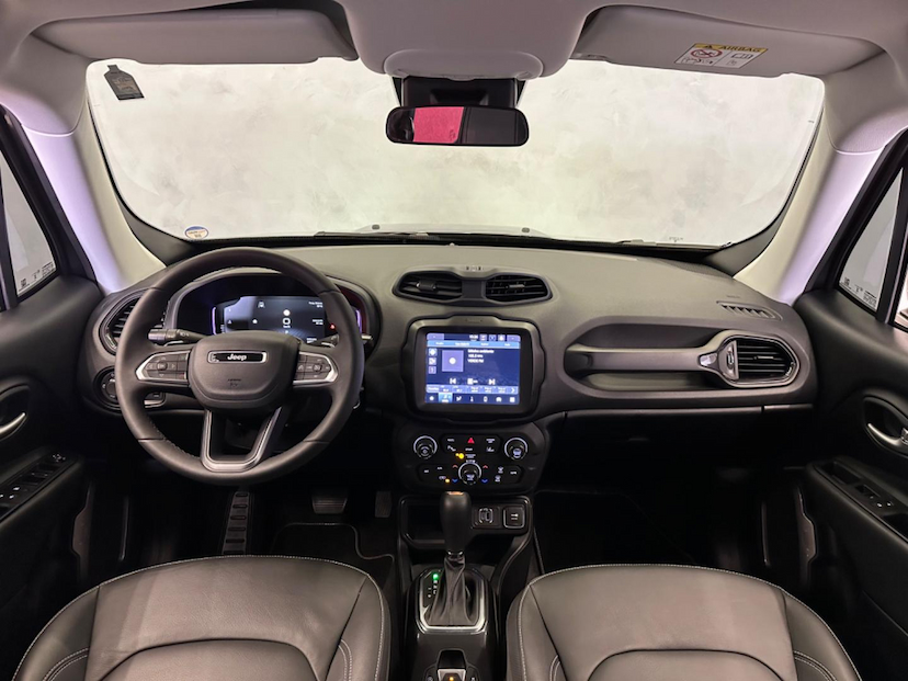 Foto do veículo JEEP RENEGADE  LONGITUDE T270 1.3 TB 4X2 FLEX AUT 2024 24.542 KM 121.900,00