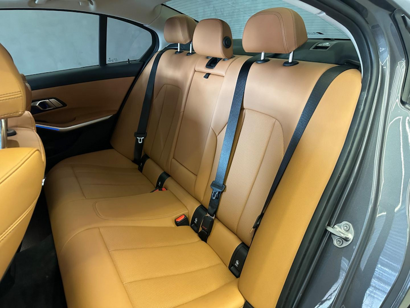Foto do veículo BMW 320I 320 SPORT GP 184 CV 2022 10.579 KM 248.900,00