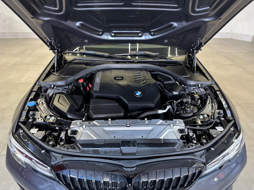 Foto do veículo BMW 320I 320 SPORT GP 184 CV 2022 10.579 KM 248.900,00