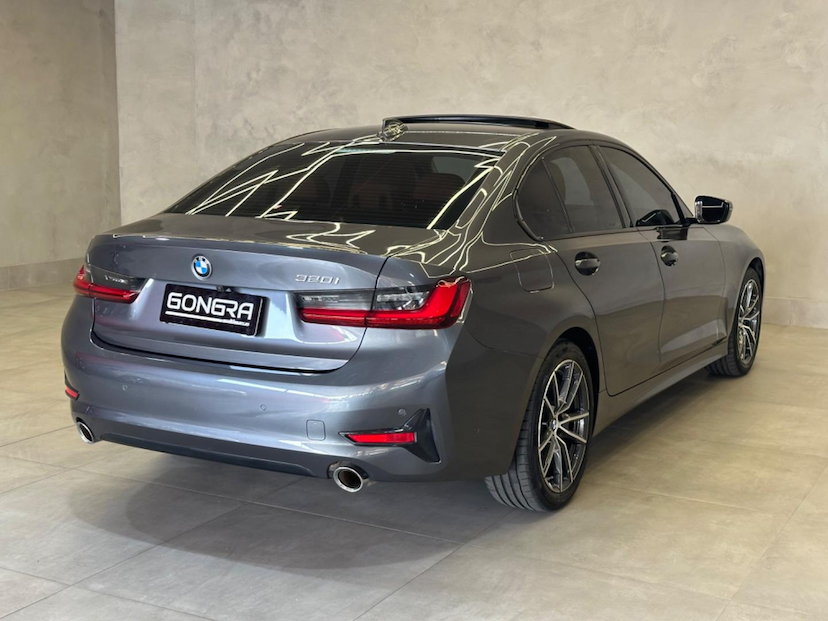 Foto do veículo BMW 320I 320 SPORT GP 184 CV 2022 10.579 KM 248.900,00