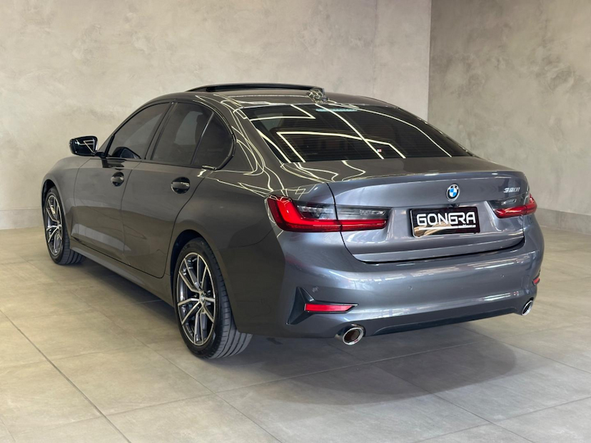 Foto do veículo BMW 320I 320 SPORT GP 184 CV 2022 10.579 KM 248.900,00