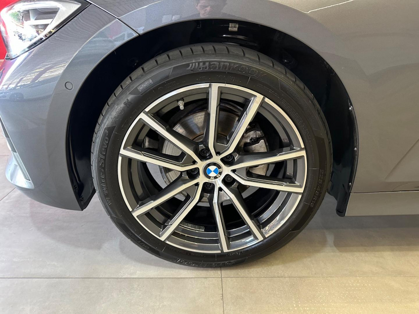 Foto do veículo BMW 320I 320 SPORT GP 184 CV 2022 10.579 KM 248.900,00