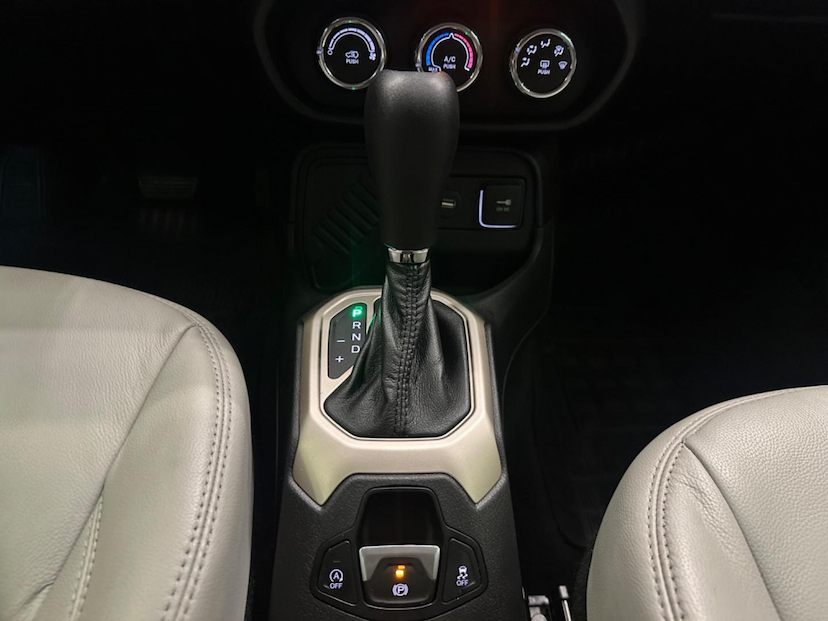 Foto do veículo JEEP RENEGADE  1.8 16V FLEX LONGITUDE 4P AUTOMATICO 2018 64.619 KM 79.900,00