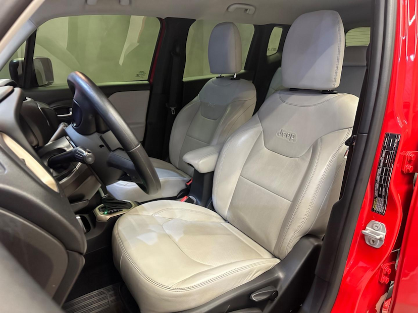 Foto do veículo JEEP RENEGADE  1.8 16V FLEX LONGITUDE 4P AUTOMATICO 2018 64.619 KM 79.900,00