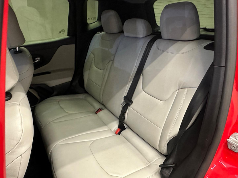 Foto do veículo JEEP RENEGADE  1.8 16V FLEX LONGITUDE 4P AUTOMATICO 2018 64.619 KM 79.900,00