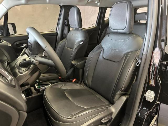 Foto do veículo JEEP RENEGADE  LONGITUDE T270 1.3 TB 4X2 FLEX AUT 2023 25.548 KM 116.900,00