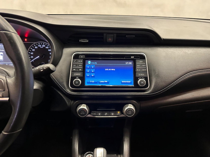 Foto do veículo NISSAN KICKS  SL CVT 2017 73.800 KM 83.900,00