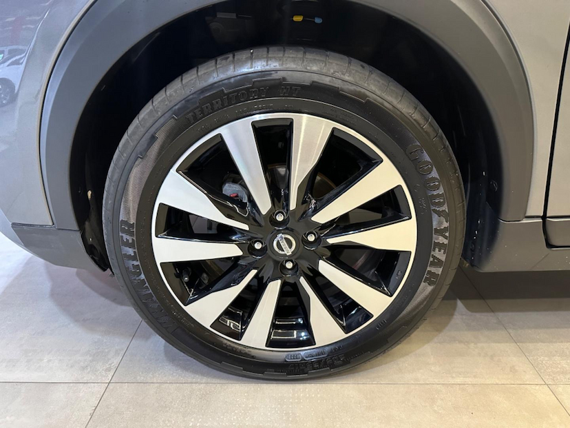 Foto do veículo NISSAN KICKS  SL CVT 2017 73.800 KM 83.900,00
