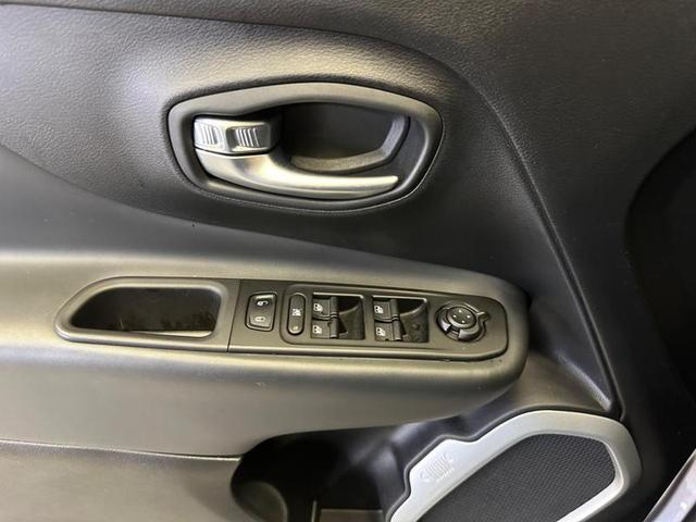 Foto do veículo JEEP RENEGADE  1.8 16V FLEX LONGITUDE 4P AUTOMATICO 2021 19.745 KM 94.900,00